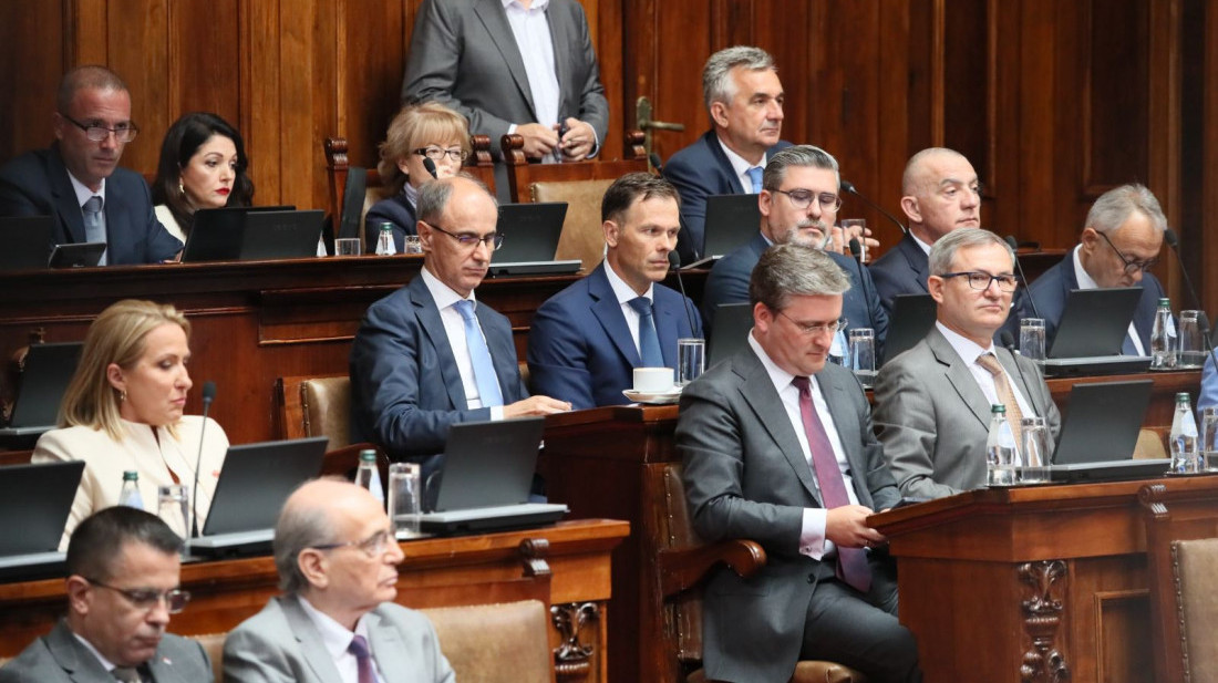 Vanredno zasedanje parlamenta: Poslanici raspravljaju o poverenju Vladi Srbije