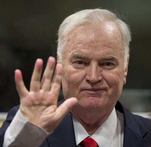 Ratko Mladić poručio "Srbija, majka!" tokom posete predstavnika Srbije u Haškom tribunalu