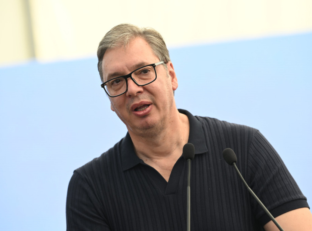 Vučić obišao Stakleni vidikovac na Kablaru kod Čačka
