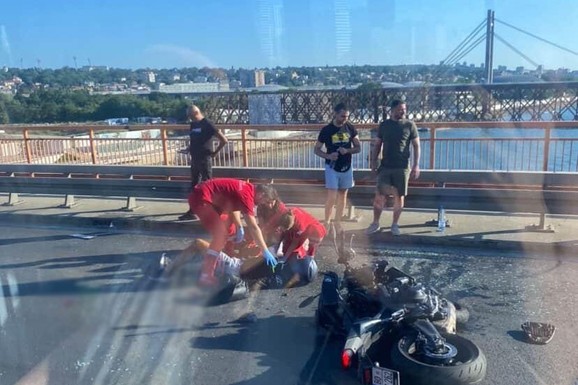 Motociklista oboren na Gazeli, saobraćaj blokiran