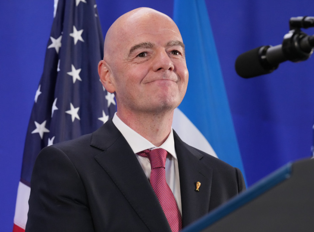 Infantino poručio kritičarima da se mole, meditiraju ili gledaju fudbal