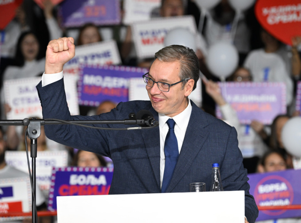 Vučić pozvao građane na predizborni skup u Nišu i čestitao SNS 18. rođendan