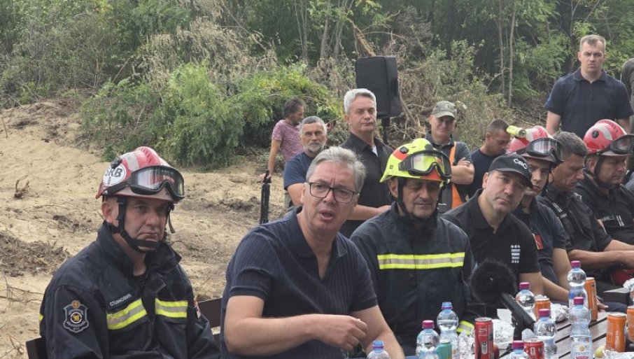 Vučić: Srbija je evropska velesila po broju letelica za gašenje požara, najavljena nabavka novih helikoptera i aviona