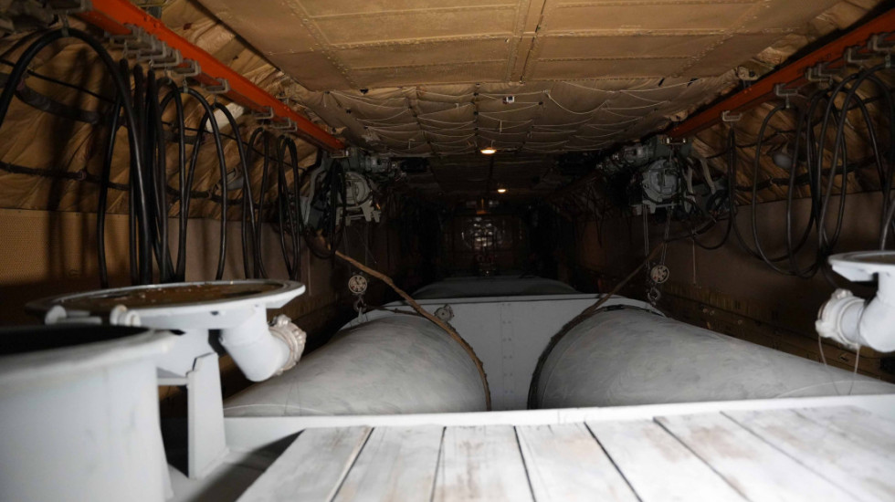 Ruski avion Il-76 prazni rezervoare sa 42 tone vode za 6 do 8 sekundi iznad Deliblatske peščare