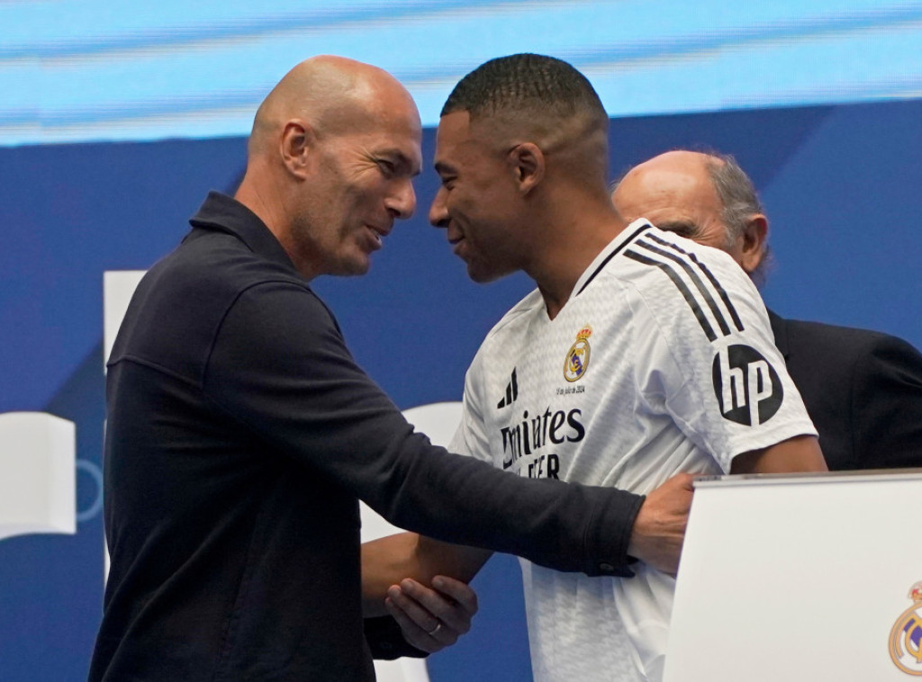 Zinedin Zidan novi selektor fudbalske reprezentacije Francuske