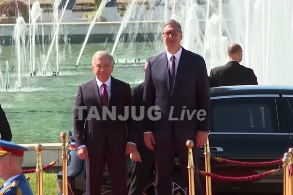 Vučić dočekao predsednika Uzbekistana Šavkata Mirzijojeva ispred Palate "Srbija"