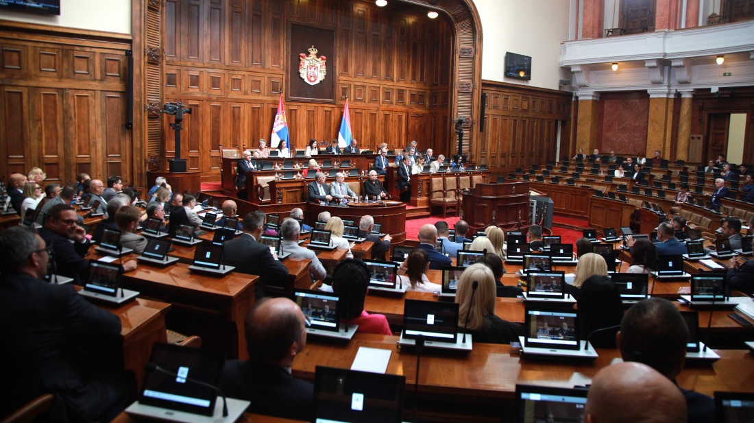 Skupština Srbije izglasala poverenje Vladi Đura Macuta