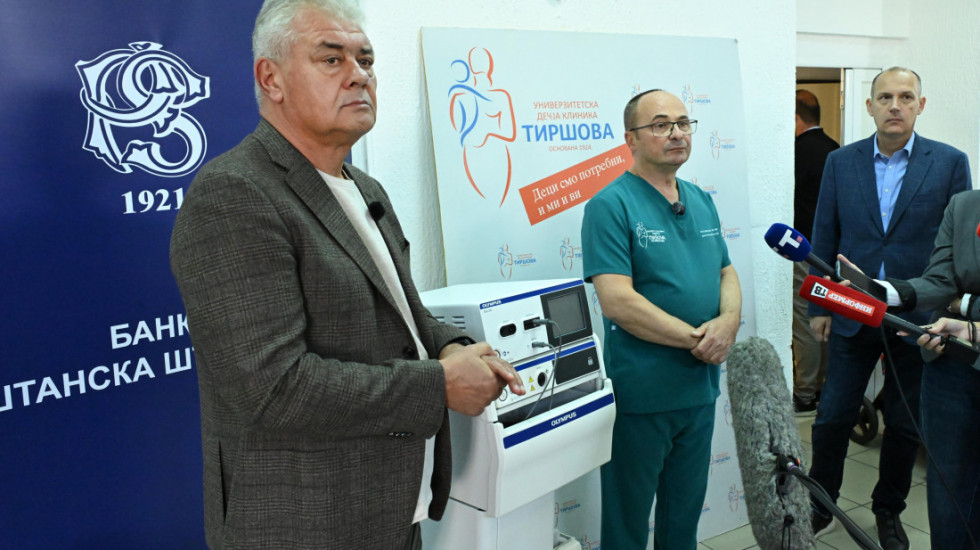 Banka Poštanska štedionica donirala Univerzitetskoj dečjoj klinici u Tiršovoj APC uređaj vredan oko četiri miliona dinara