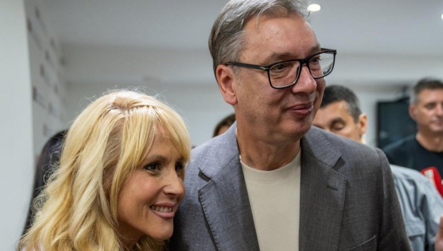 Vučić dao potpis podrške izbornoj listi "Aleksandar Vučić – Ujedinjena Srbija"