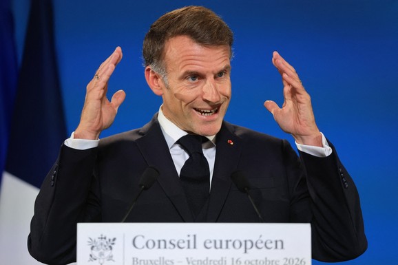 Makron kritikovao Marin le Pen zbog njenih stavova o pomoći Ukrajini