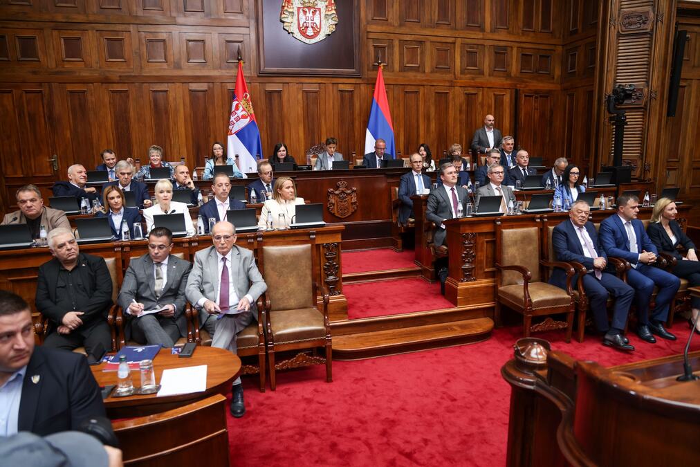 U TOKU SEDNICA SKUPŠTINE SRBIJE: Samo jedna tačka dnevnog reda - nepoverenje Vladi Srbije! Opozicija tražila zasedanje, došlo ih samo 48 (VIDEO)