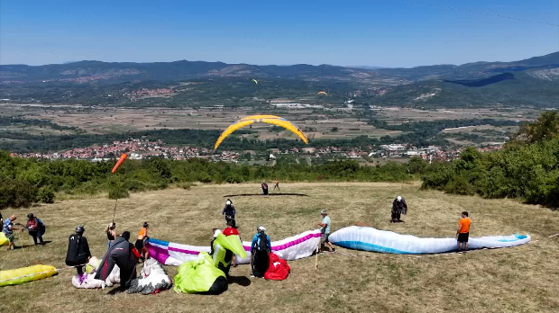 U Nišu se održava dvadeseto međunarodno takmičenje u paraglajdingu