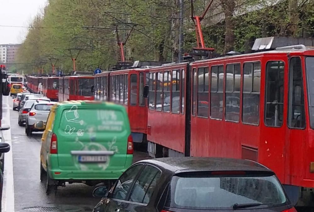 Krug dvojke: priča o istorijskoj tramvajskoj liniji koja obeležava centar Beograda